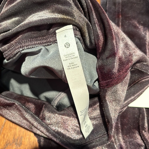 Lululemon wunder lounge HR velour size 4 - Picture 4 of 6